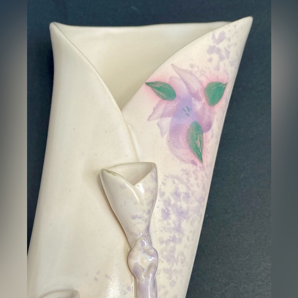 Hilborn Studio Art Pottery Canada Wall Pocket Calla Lilies Cream/Violet 13.5” - Picture 4 of 9